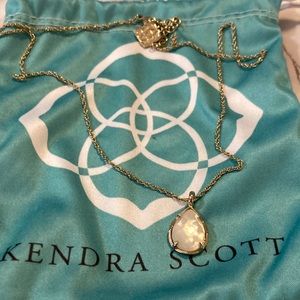 Vintage gold and Pearl stone necklace